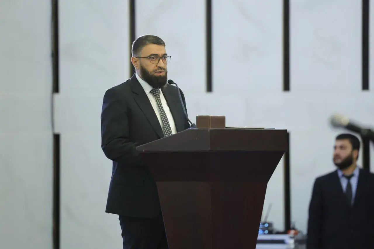 مَن هو مظهر الويس وزير العدل في الحكومة السورية الجديدة؟