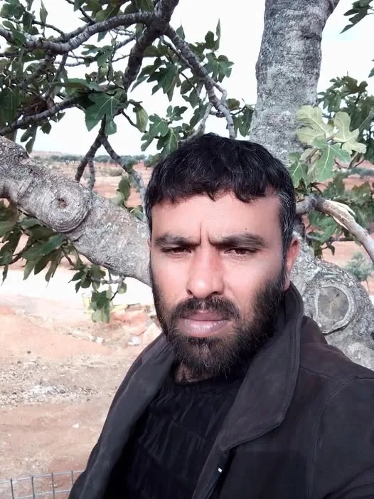 عمِلَ عاماً كاملاً دون أجر .. اعتقال مواطن بسبب منشورات ناقدة للمسؤولين