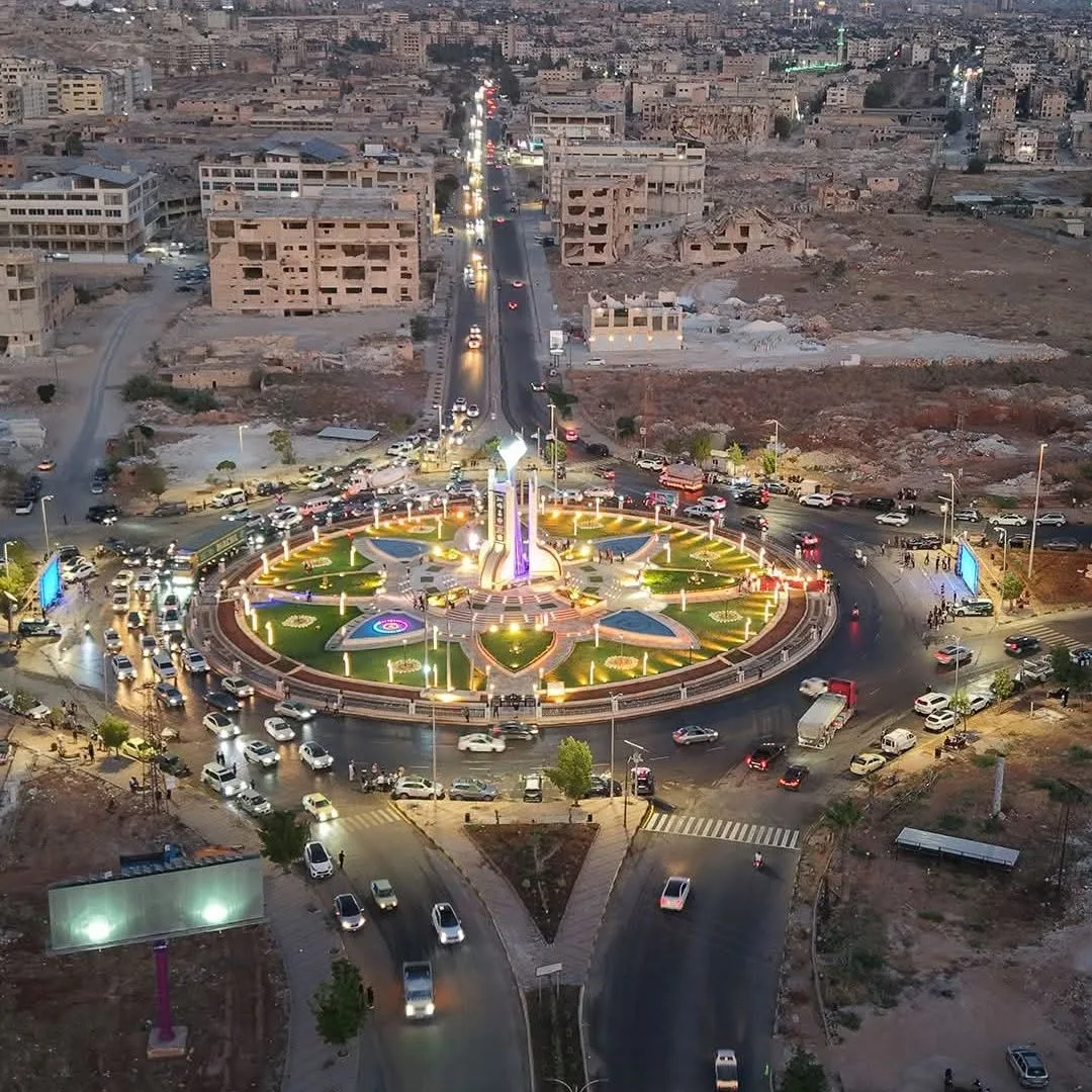 افتتاح دوار الليرمون في حلب .. أضواء الاحتفال لا تنير عتمة الأحياء المدمّرة