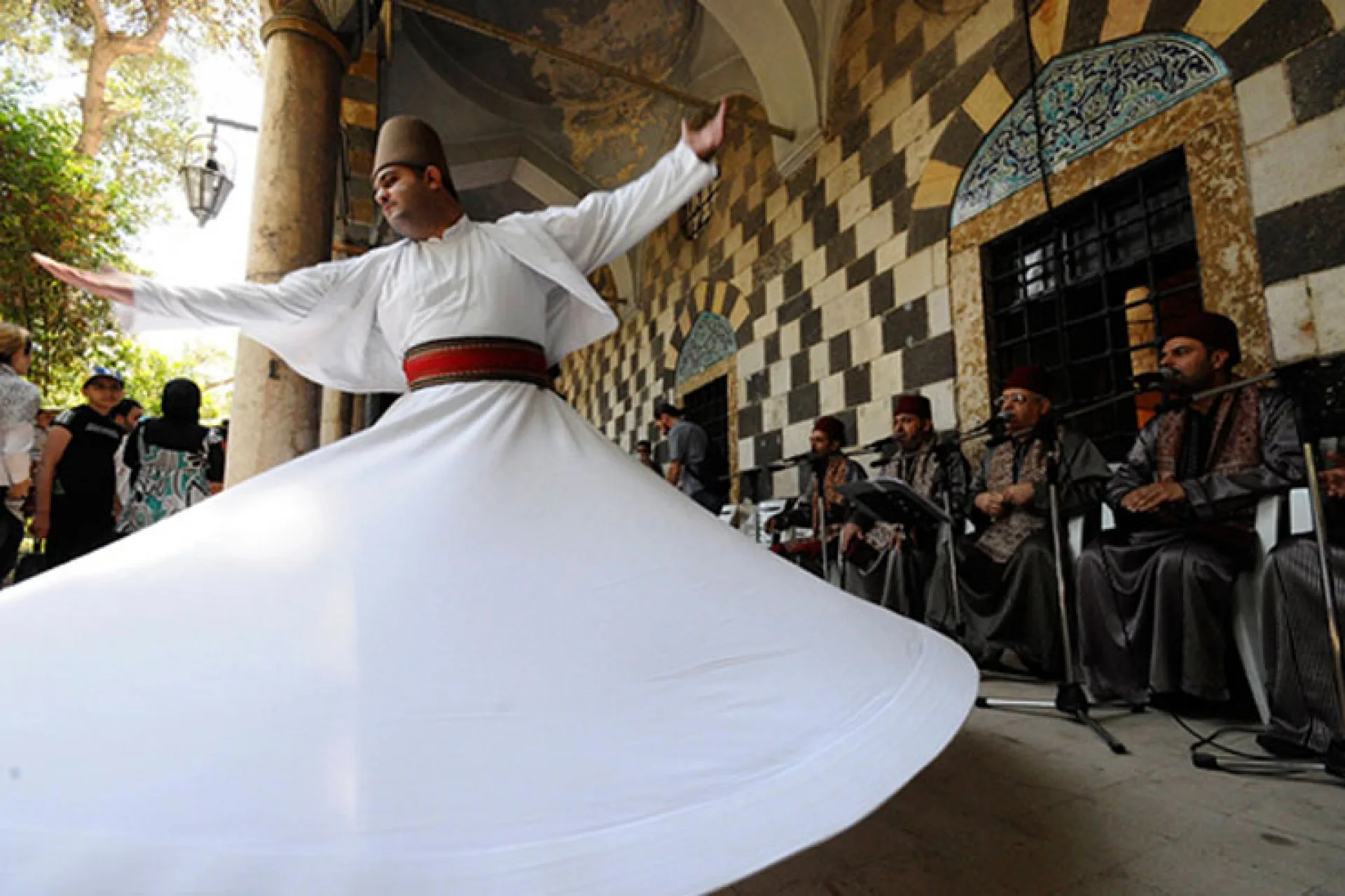 الدولة إلنا.. عيد المولد النبوي