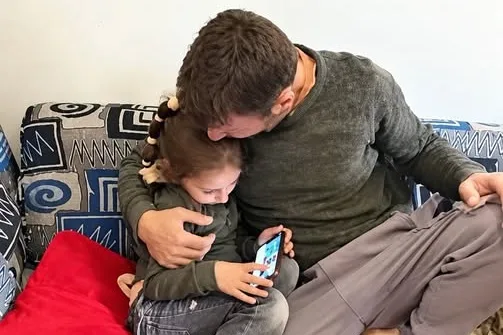 حشود مسلحة واستنفار أمني بعد خطف طفلة في حلب .. والتحقيقات تفجّر مفاجأة